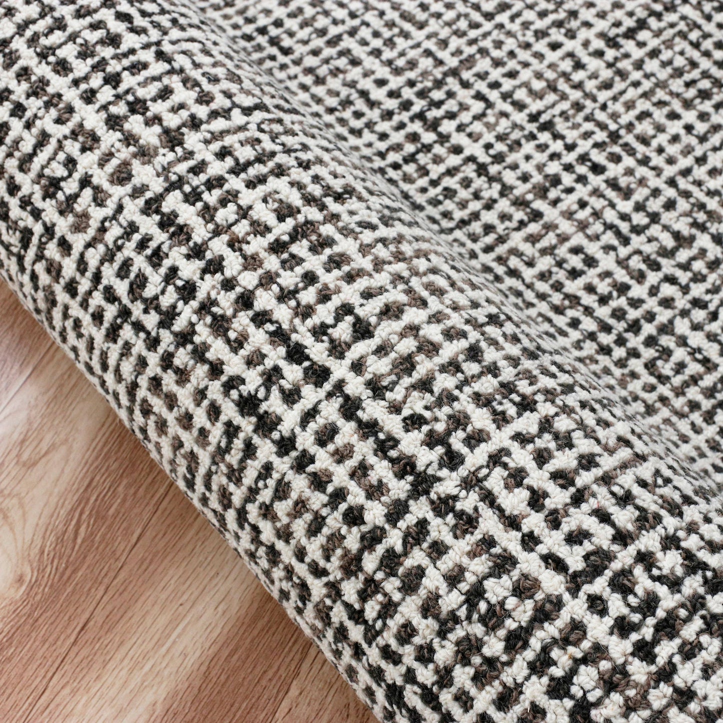 Criselda Wool Rug 5' x 8'