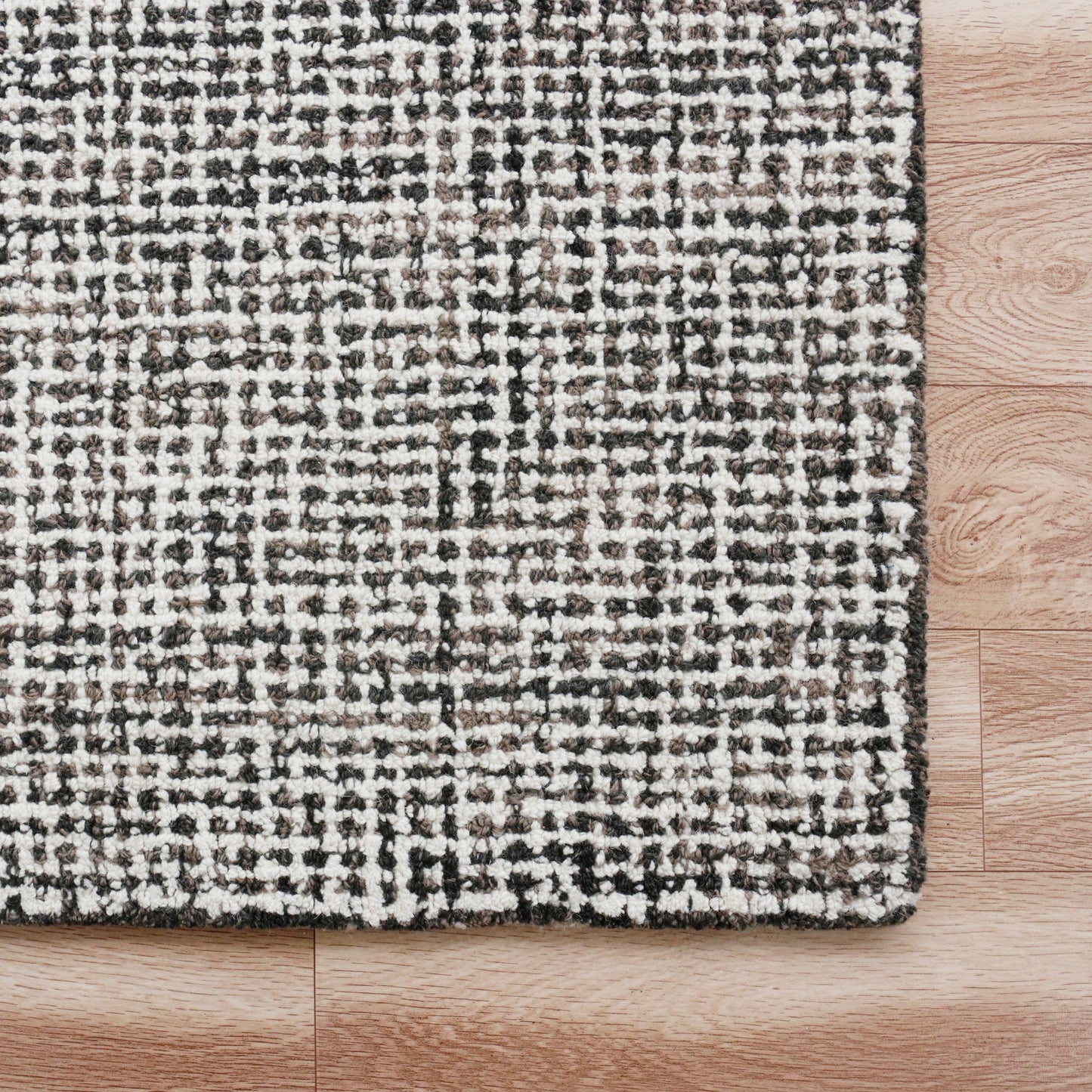 Criselda Wool Rug 5' x 8'