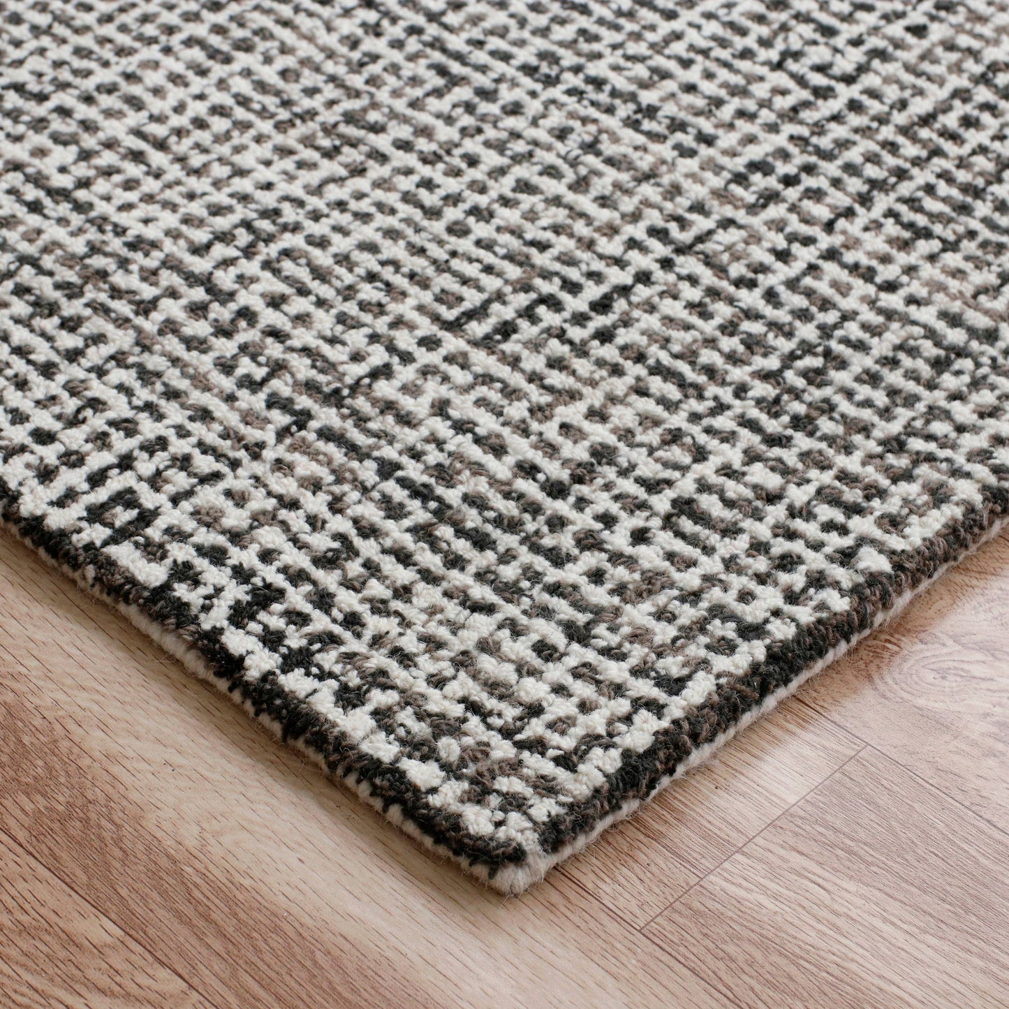 Criselda Wool Rug 5' x 8'