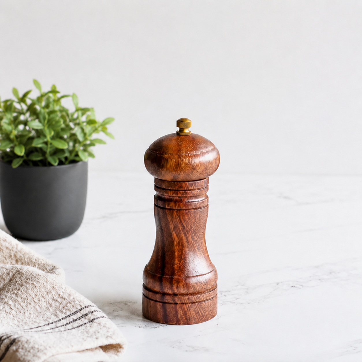 Walnut Pepper Grinder