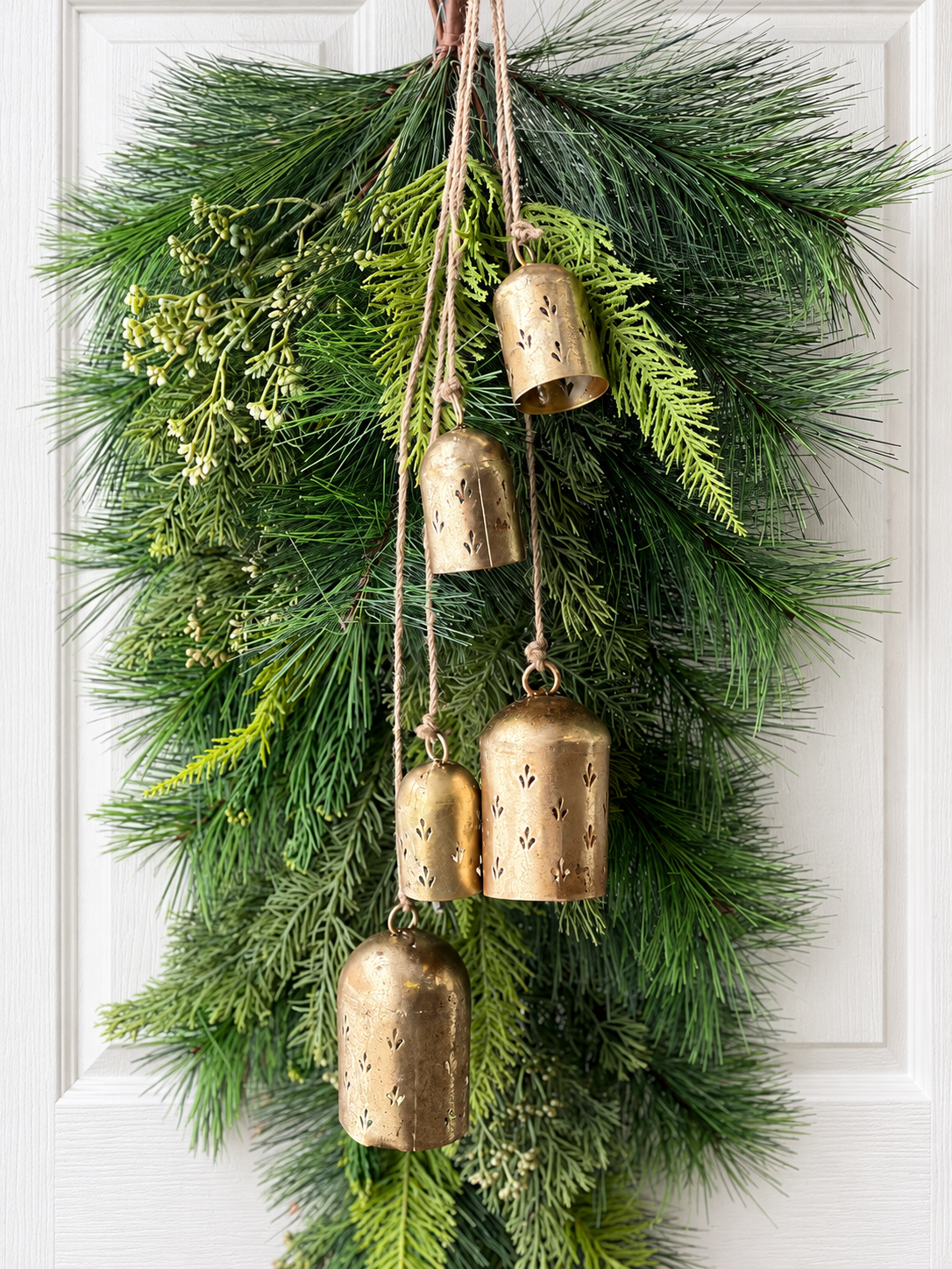 Prancer Holiday Bells Cluster