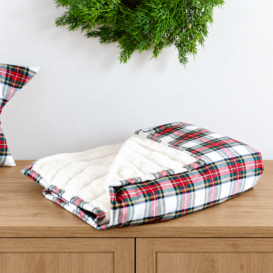 Holiday Plaid Plush Throw