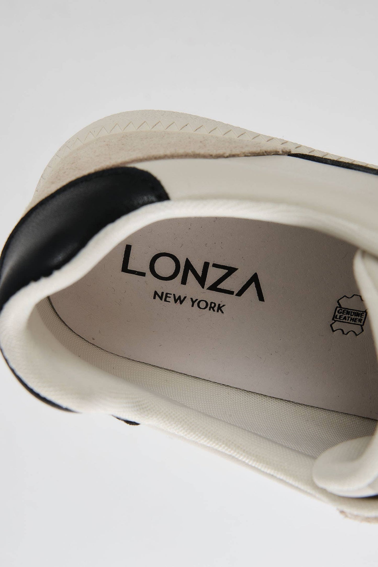 Jaya Sneaker by Lonza