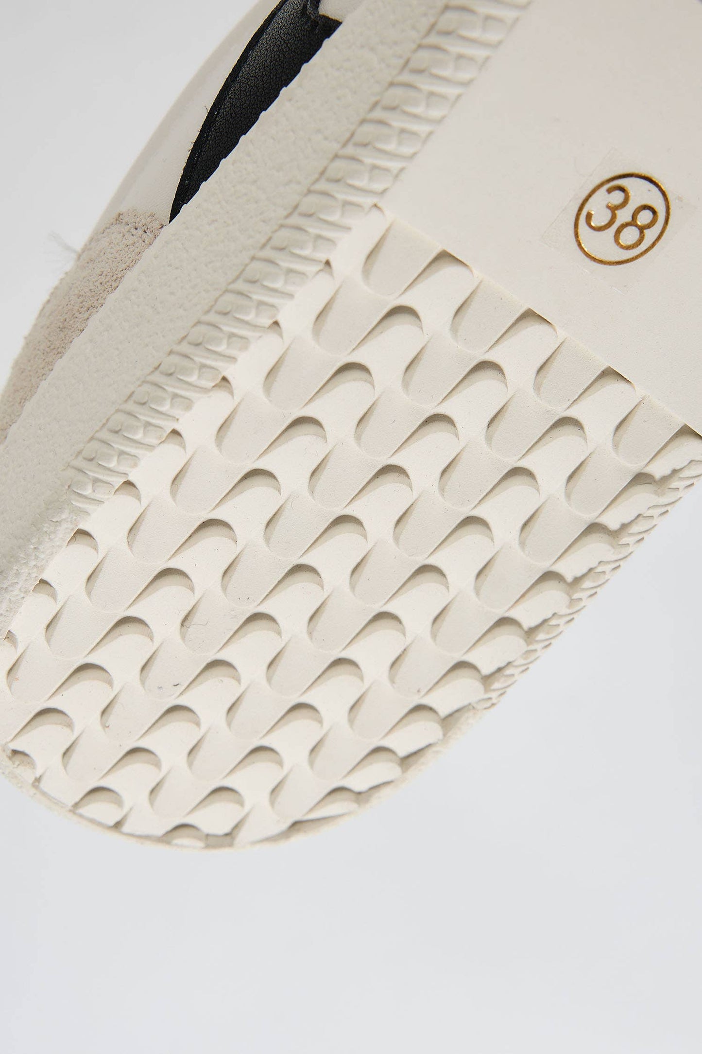 Jaya Sneaker by Lonza