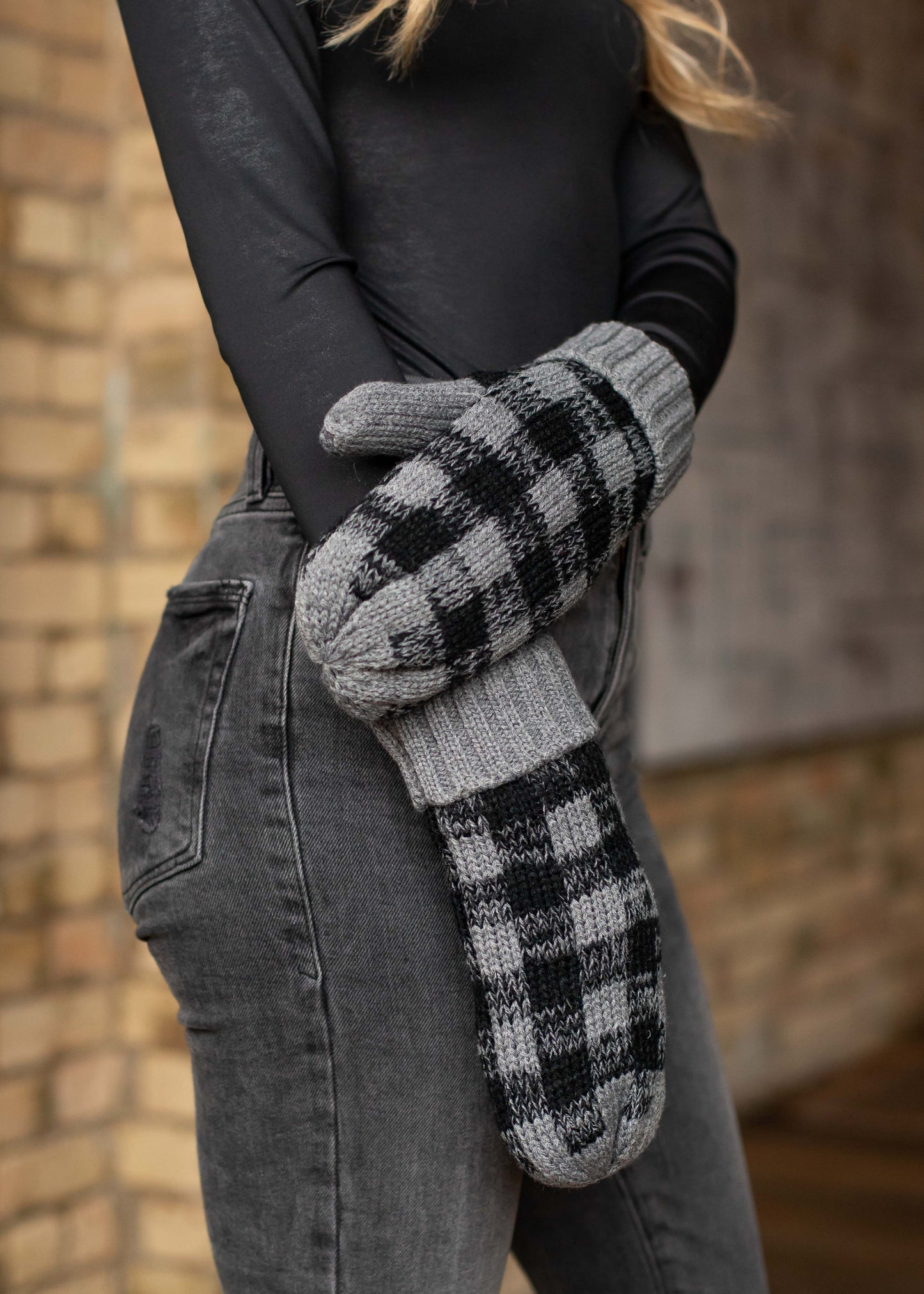 Gray/Black Plaid Mittens