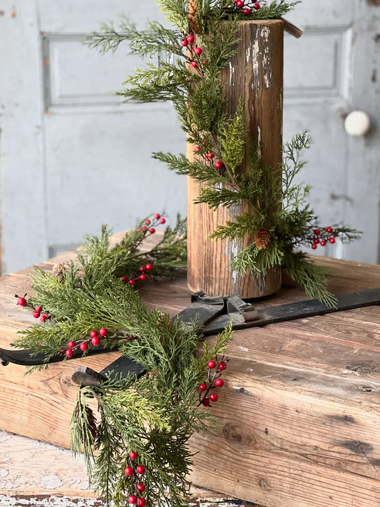6' Cedar + Berry Garland