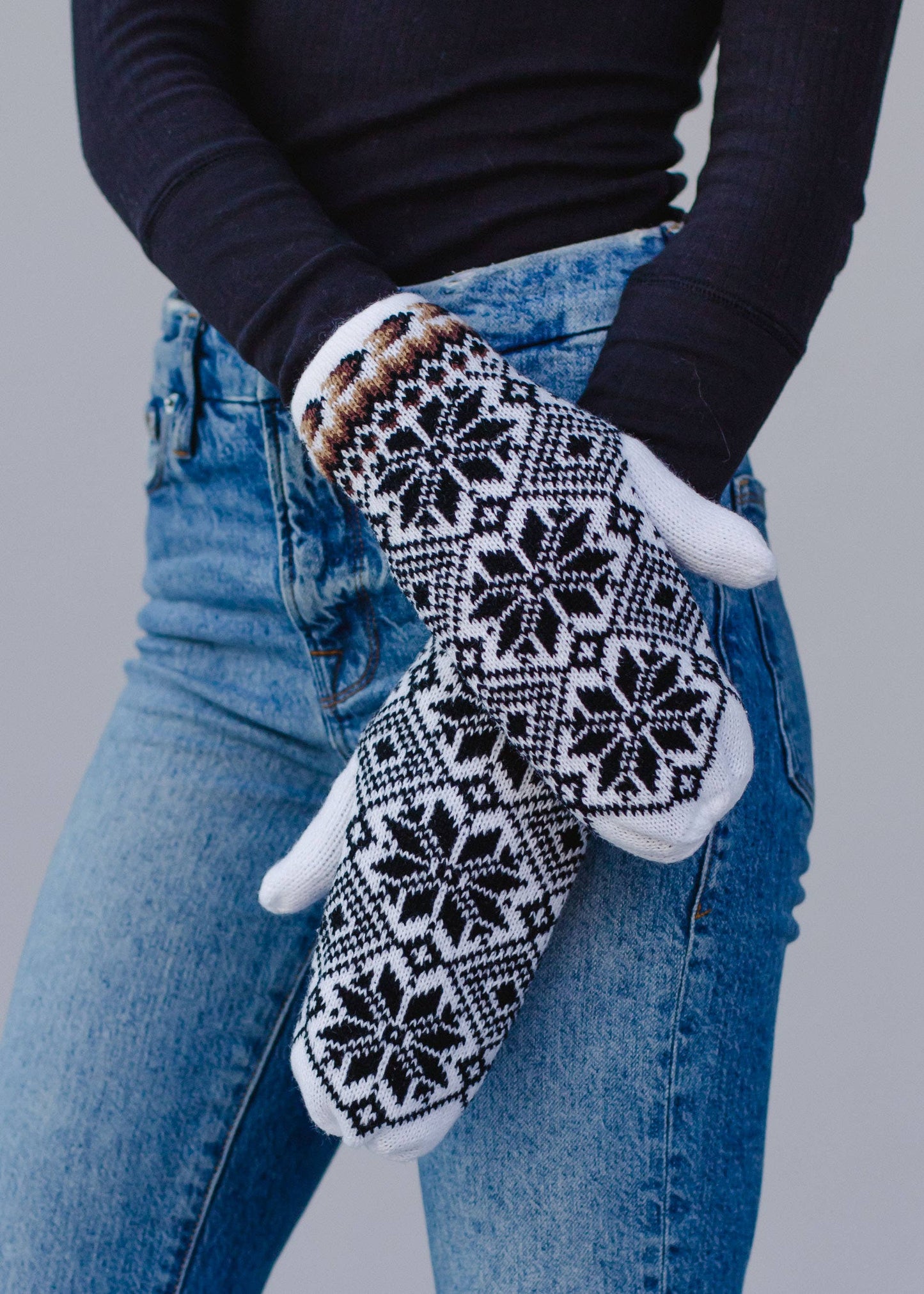 Black and White Pattern Mittens