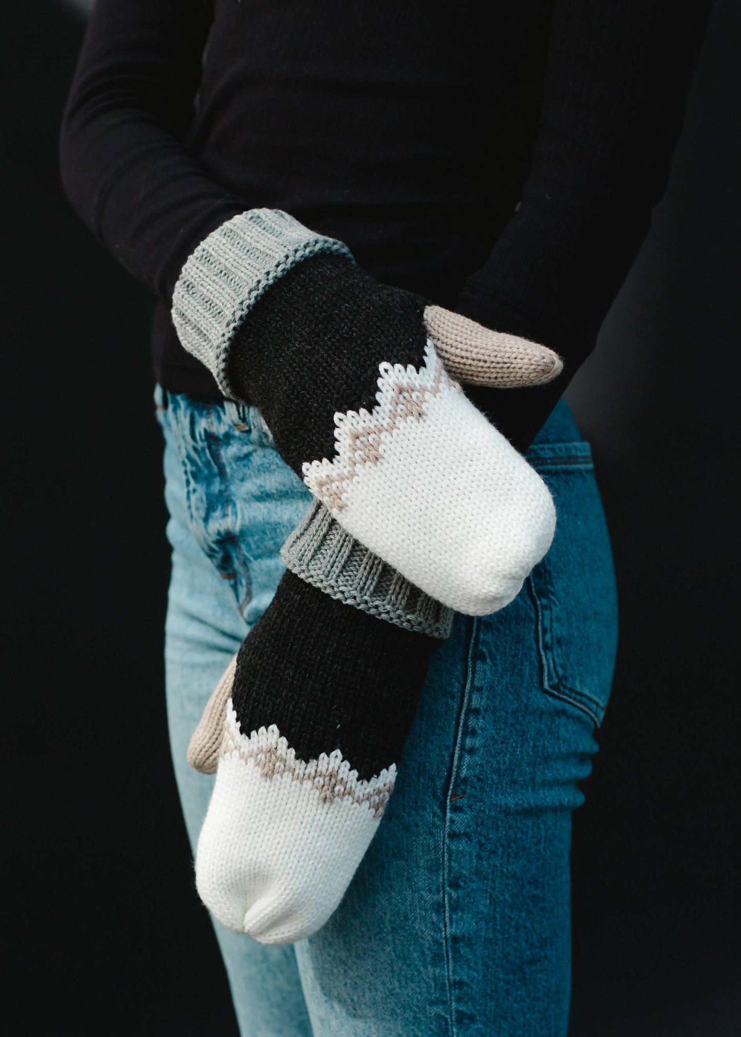 White and Gray Pattern Mittens