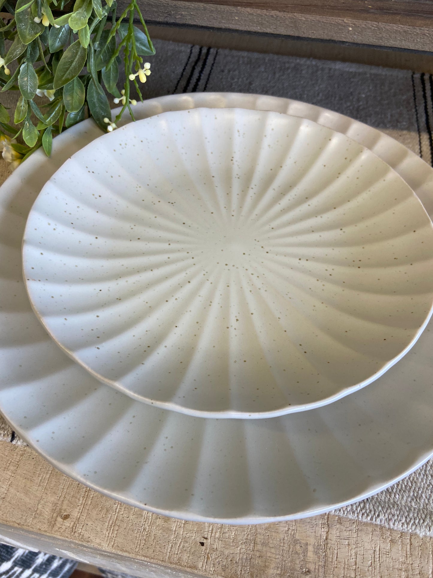 Della Plate