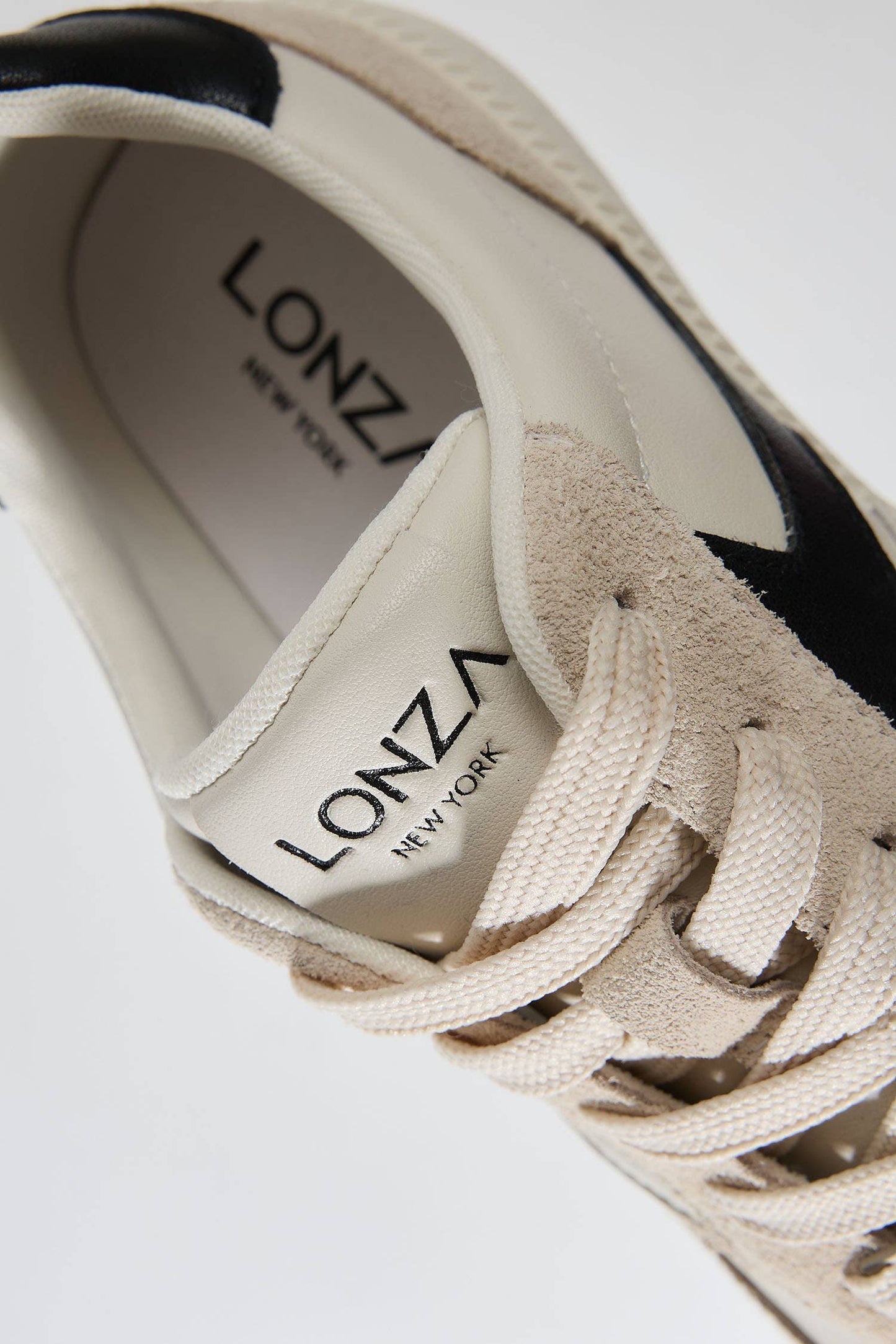 Jaya Sneaker by Lonza